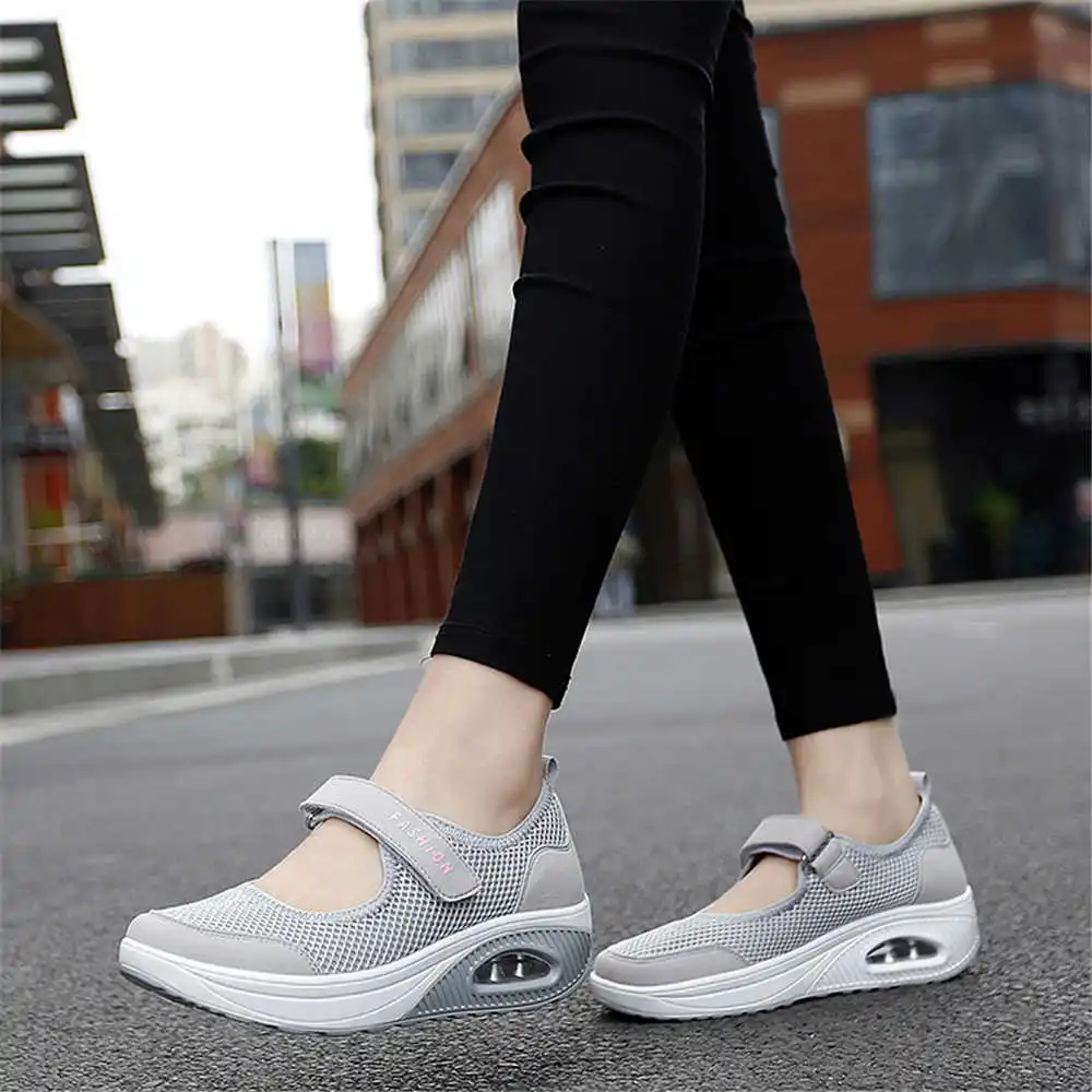 Guangzhou Street Fashion - 36-41 Demi-season Colored Sneakers Walking Skates